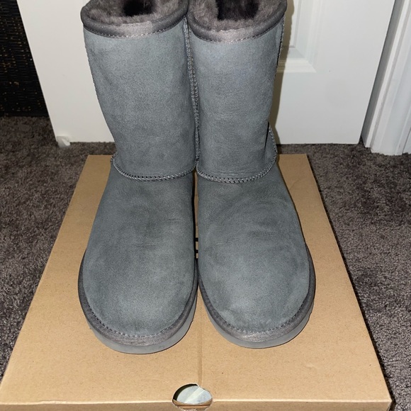 Uggs Grey - Picture 2 of 5